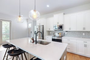 Apartment (3 Bedrooms) | Interior - Atlanta Townhome: Walk to Mercedes-benz Stadium! (Atlanta)
