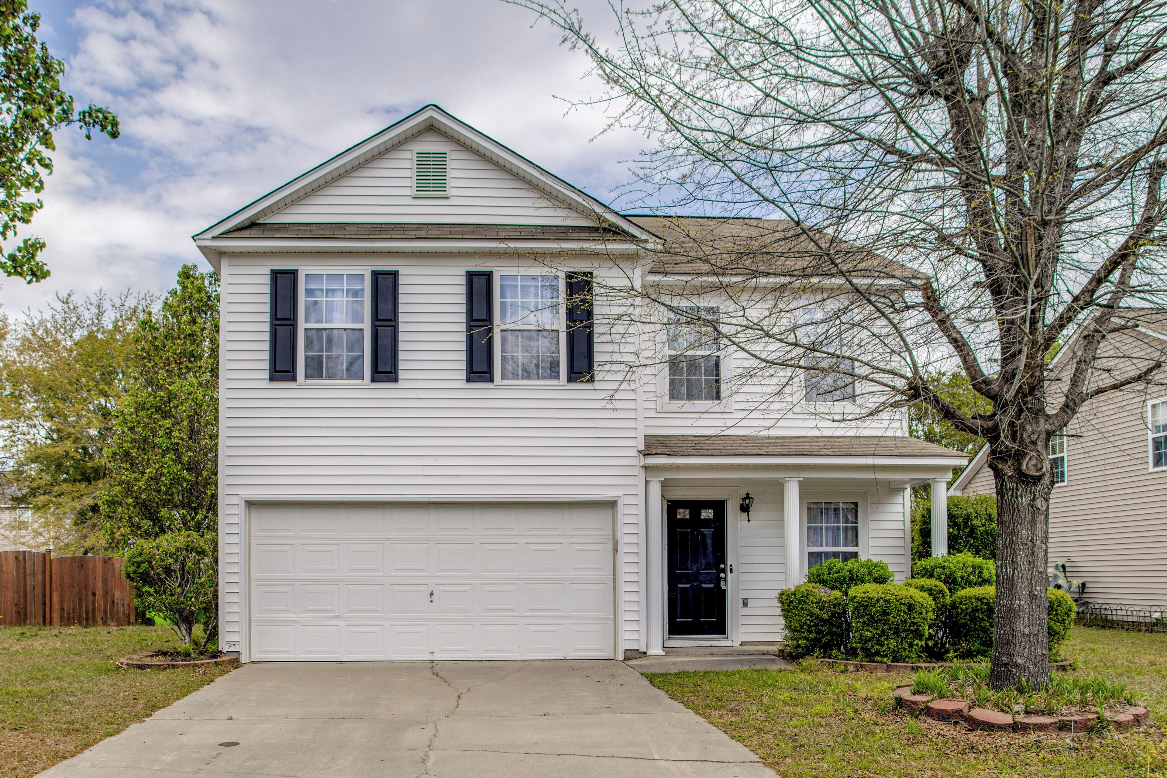 House (4 Bedrooms) | Front of property