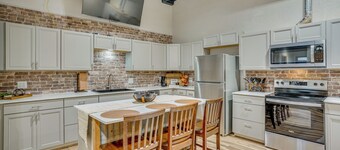 Explore Dtwn Burkburnett! Industrial Apt w/ Patio