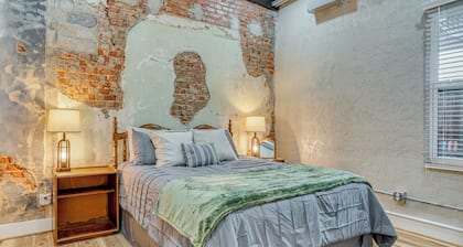 Explore Dtwn Burkburnett! Industrial Apt w/ Patio