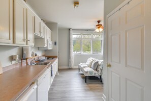 Apartment (0 Bedroom) | Interior - Smith Mtn Getaway: Pool, Hot Tub & Lake Views! (Huddleston)