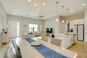 House (3 Bedrooms) | Interior - 3 Mi to Manasota Beach! Sleek Home w/ Lanai (Venice)