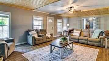 House (3 Bedrooms) | Interior