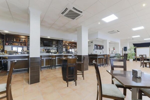 Bar (in der Unterkunft)