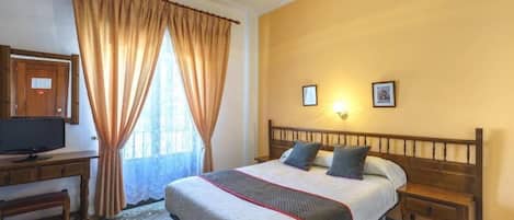 Double Room | Desk, free WiFi, wheelchair access