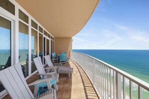 Property grounds - Phoenix Orange Beach 2004 by Liquid Life (Orange Beach)