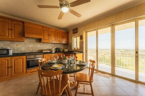 Fridge, microwave, oven, stovetop - Romantic Gozo Escape | Private Pool, Terrace & BBQ (Xagħra)