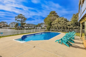 Pool - NEW 7BR Bayfront| Pool, Hot Tub| 3 Kings|Sleeps 19 (Virginia Beach)