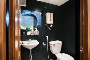 Superior studio, uitzicht op stad | Badkamer