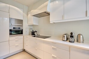 Apartment | Private kitchen - Superb 2 bdr Apartment Terrace Neuilly-sur-seine (Neuilly-sur-Seine)