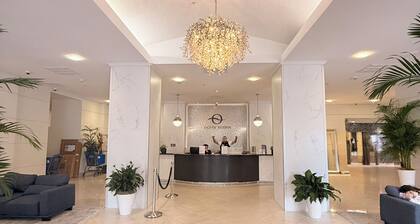 Sunny Isles Beach Condo - Pool View, Free Parking & Modern Kitchen- 2BR