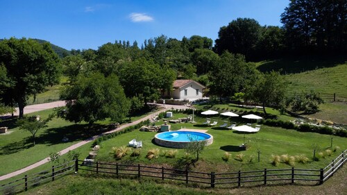 Charming Countryside Stay in Umbria Near Gubbio - Pool, Breakfast & Nature