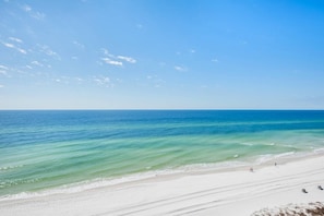On the beach - Wrap around Views! Newly Remodeled 9th Floor 3BR 3BA Commodore *BEACH CHAIRS! (Panama City Beach)