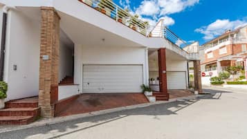 3 bedrooms