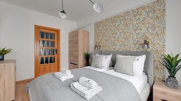 Apartment | Iron/ironing board, free WiFi