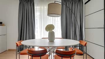Apartment | Dining
