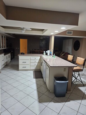 Interior - Enjoyable 3-bedroom house with AC in quaint Sun City West +55 community. (Sun City West)