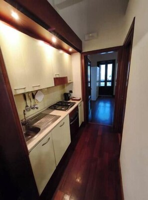 Private kitchen - Ortigia Mare - Seafront Apartment with Balconies in the Historic Center (Siracusa)
