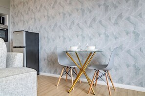 Dining - Stunning studio with city views steps from the Junction Mall (Nairobi)