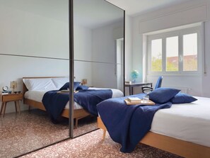 House - Casa Paolo Retro-design With Balcony Near Metro (Milan)