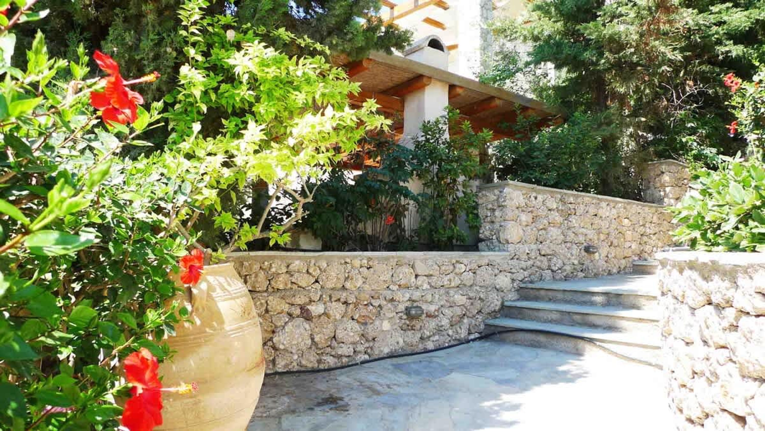 Casa | 4 quartos, acesso à internet de alta velocidade