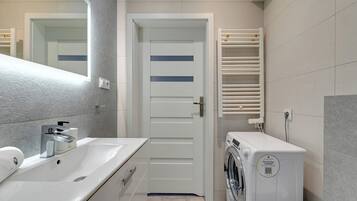 Appartement Familial, vue ville | Salle de bain