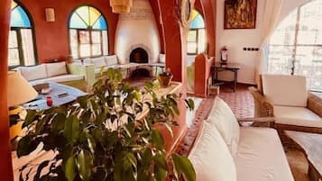 Comfort Twin Room, Balcony, Garden View | Living area