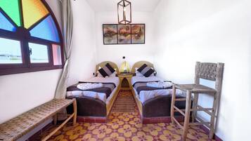 Chambre Confort avec lits jumeaux, balcon, vue jardin
