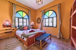 Comfort Tek Büyük Yataklı Oda, Bahçe Manzaralı | Çarşaf takımı