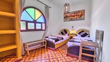 Kamar Twin Comfort, balkon, pemandangan kebun | Seprai linen