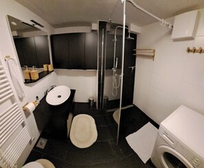 Shower, hair dryer, towels, soap - Welcome to Apartment Luanna, a cozy sanctuary in the old town core of Koper. (Koper)