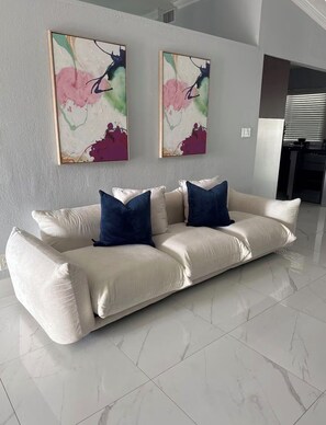 Smart TV - Charming bedroom for 1 guest in Margate. (Margate)