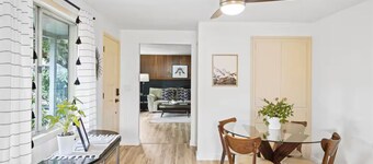 The Jasmine House - Cute & Centrally Located 2 Bedroom Home