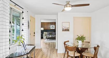 The Jasmine House - Cute & Centrally Located 2 Bedroom Home