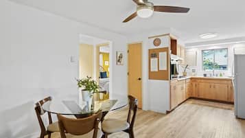 House, 2 Bedrooms | Dining