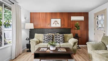 House, 2 Bedrooms | Living area