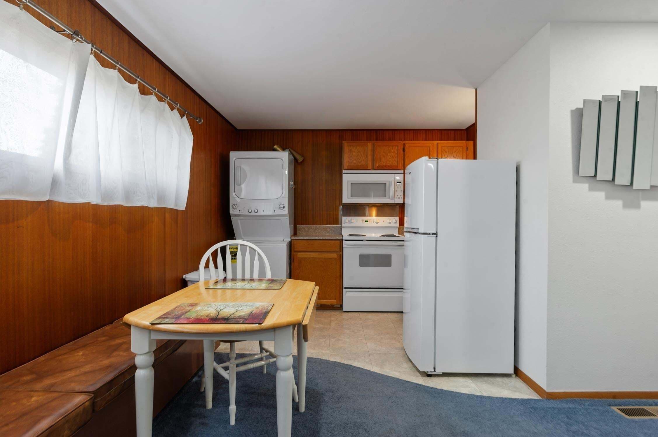 Estudio, 1 habitación | Cocina privada | Frigorífico, horno, cafetera o tetera y tostadora