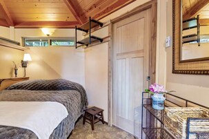 Cottage, 2 Bedrooms | 2 bedrooms, free WiFi