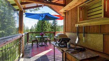Cottage, 2 Bedrooms | Outdoor dining