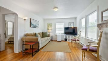 House, 2 Bedrooms | Living area