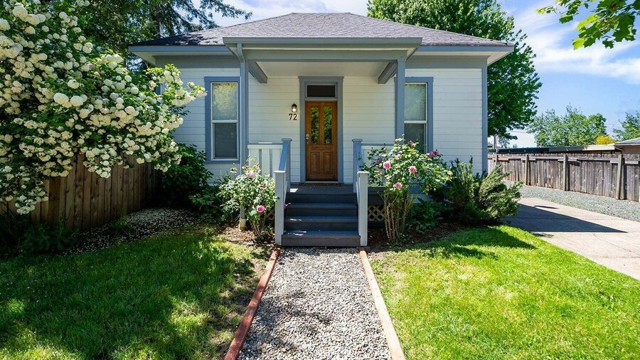 White Lotus - Minutes To Downtown 2 Bedroom Home