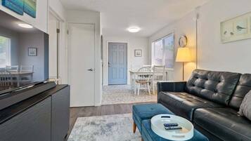 Studio, 1 Bedroom | Living area