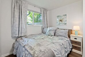 Studio, 1 Bedroom - Snug Spot 70 - Close To Downtown & Autzen 1 Bedroom Studio (Eugene)