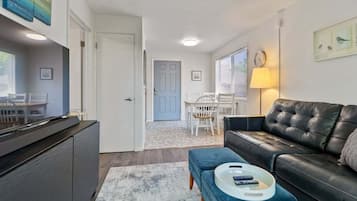 Studio, 1 Bedroom | Living area