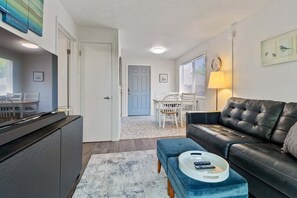 Studio, 1 Bedroom | Living area