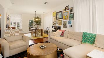 House, 3 Bedrooms | Living area