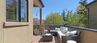 Birdhouse - Close To U Of O & Downtown 3 Bedroom Home