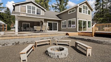 Casa, 3 habitaciones | Restaurante al aire libre