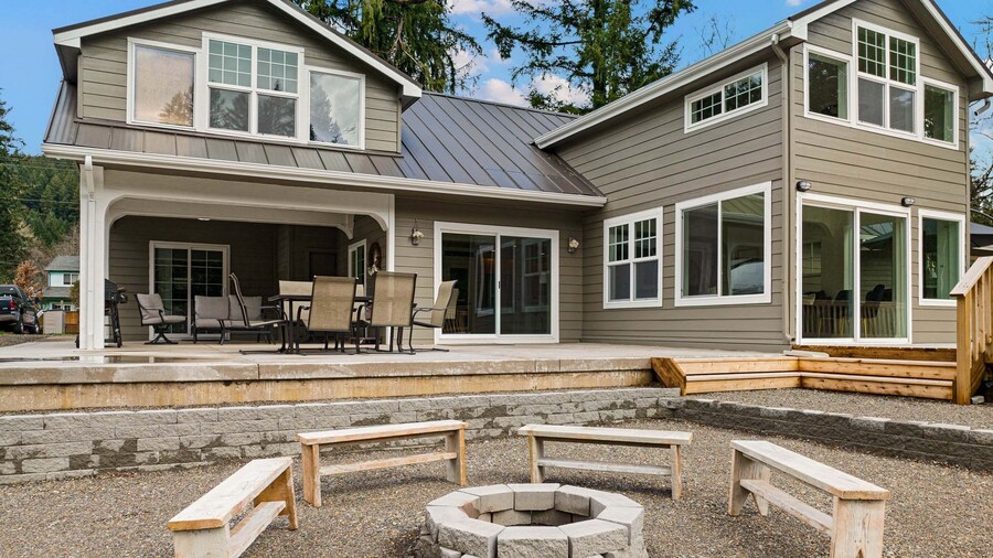 River's Rest - Waterfront Views, Hot Tub, Grill & Fire Pit 3 Bedroom Home