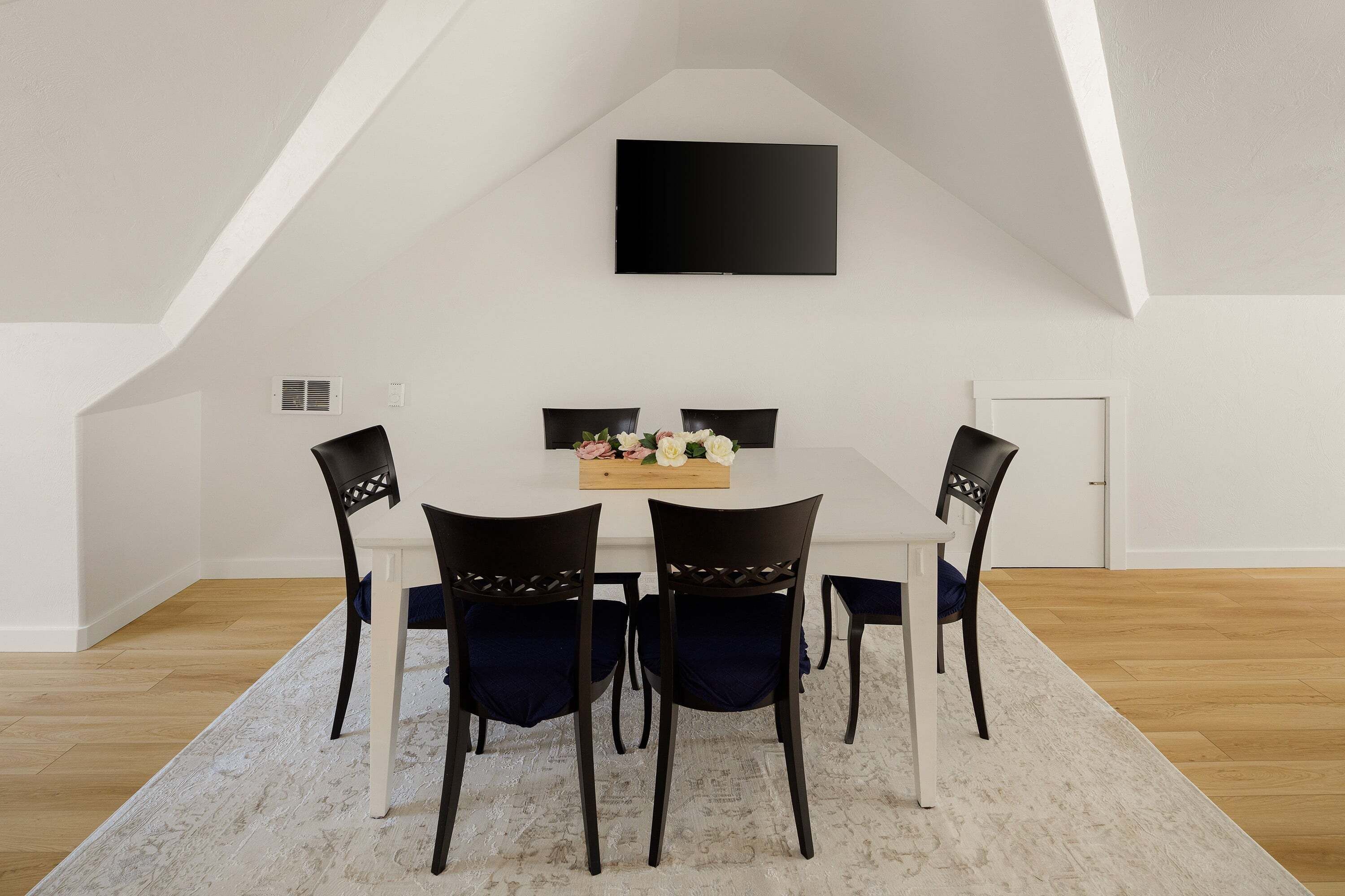 House, 3 Bedrooms | Dining